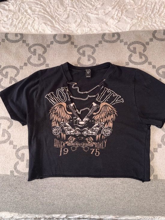 Windsor Graphic Crop Top with Motorcycle Print and chain details - Picture 2 of 6